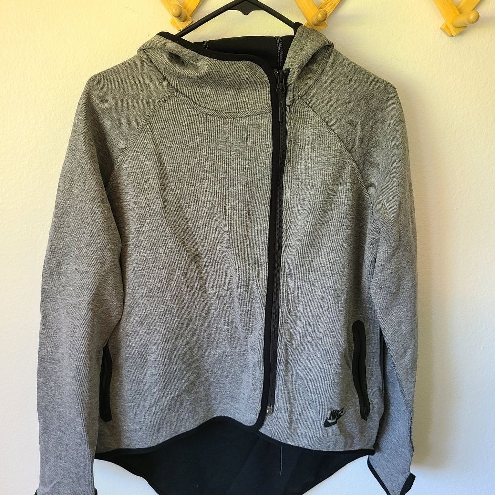 Nike Tech Cape Fleece
